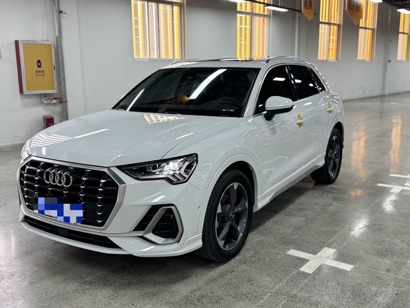 2023 Audi Q3 35 TFSI 1.4T Fashion Sport (Shíshàng Dònggǎn Xíng) (1.4T)