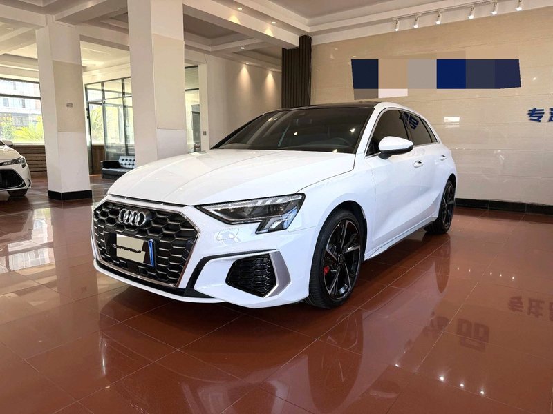 2023 Audi Restyling A3 Sportback 35 TFSI Fashion Sport (Shíshàng Yùndòng Xíng)