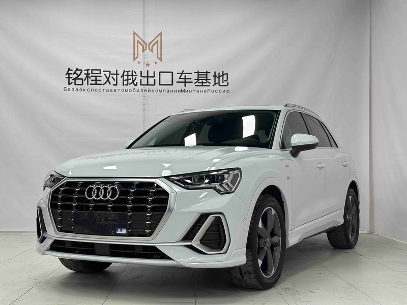 2022 Audi Q3 35 TFSI Fashion Sport (Shíshàng Yùndòng Xíng)